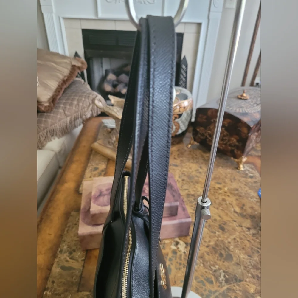 Michael Kors Black Tote Bag - Picture 5 of 8